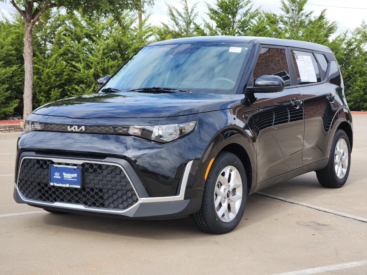 Used 2025 Kia Soul LX Hatchback