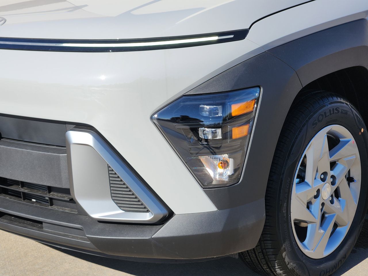 New 2026 C5G Gray Hyundai SE FWD image 6