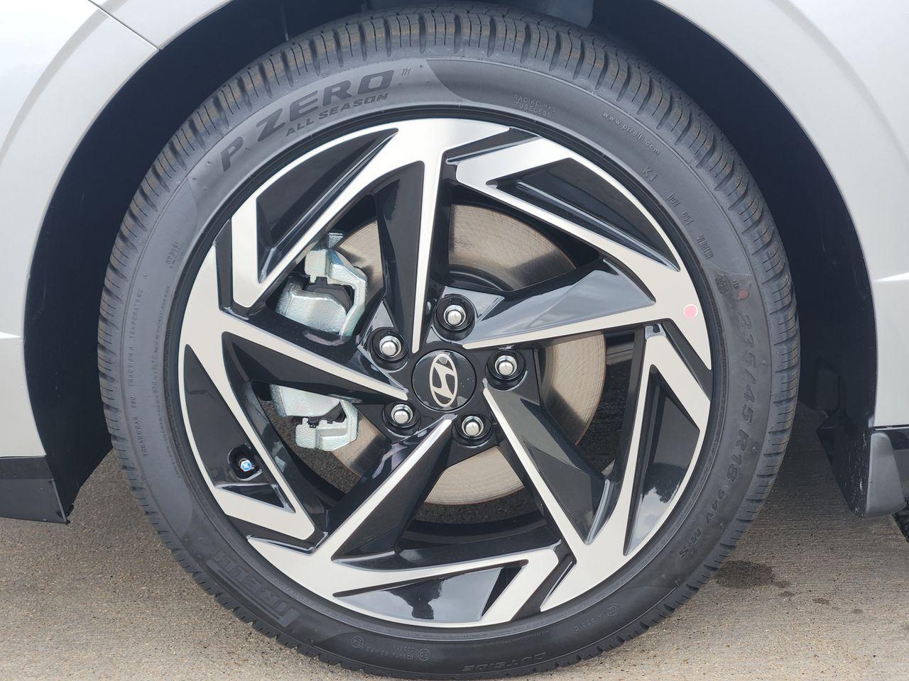 New 2026 T4A Silver Hyundai SEL Sport image 7