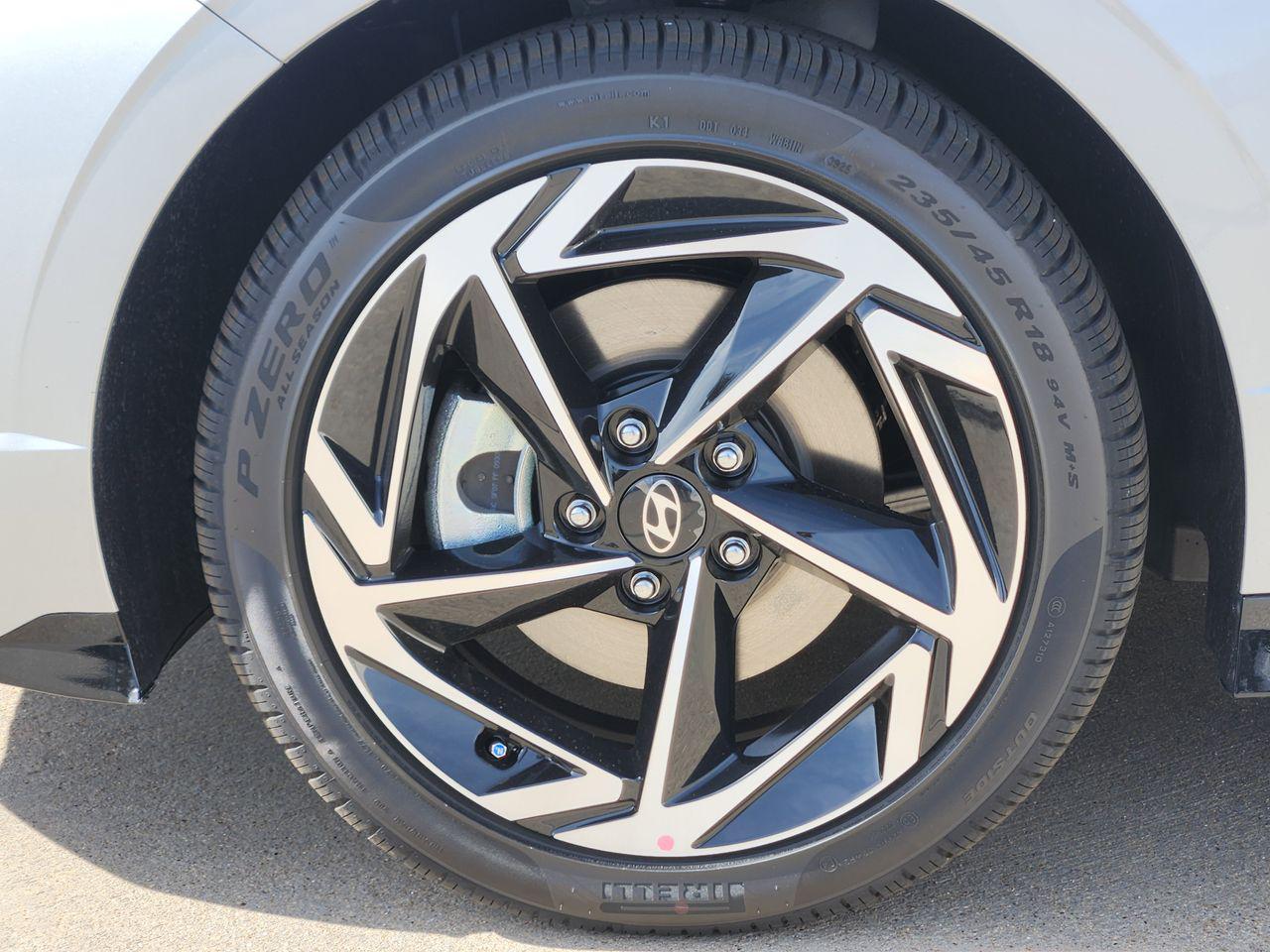 New 2026 T4A Silver Hyundai SEL Sport image 7