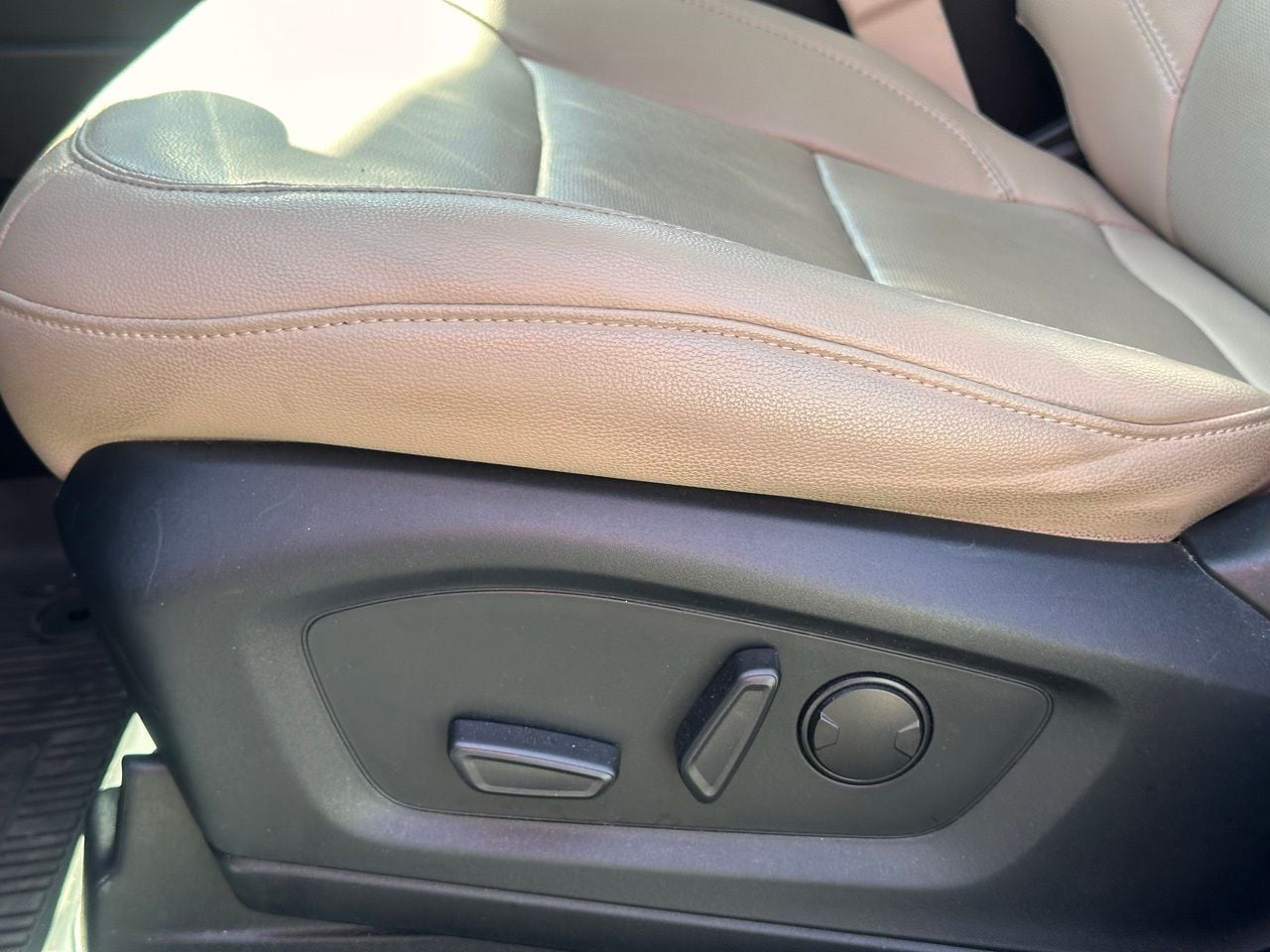 Used 2021 Oxford White Ford Limited image 29