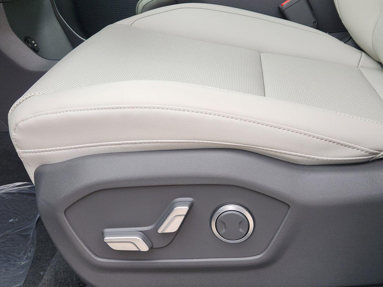 New 2026 W6H White Hyundai SEL FWD image 22