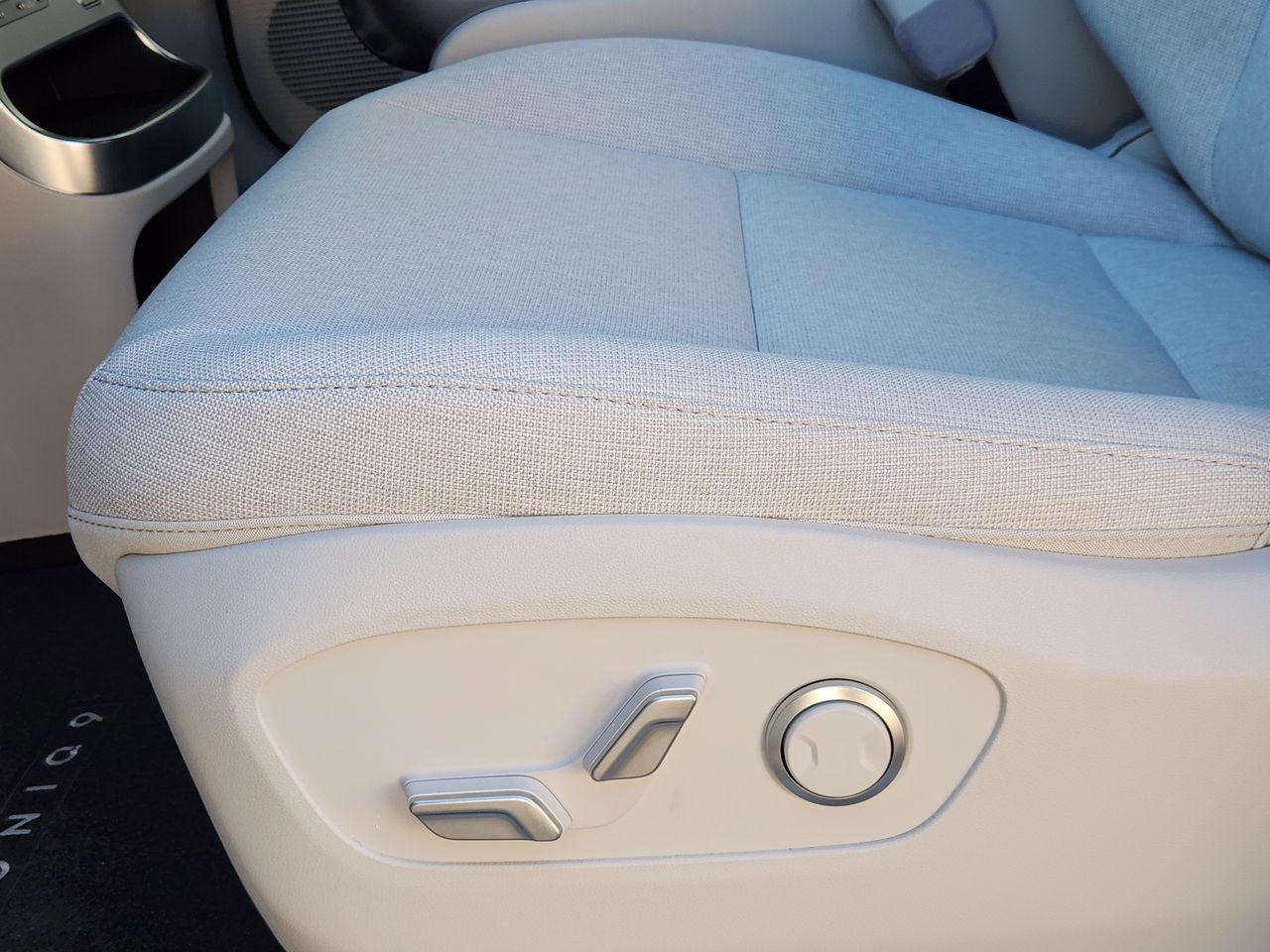 New 2026 Snow White Pearl Hyundai S image 23