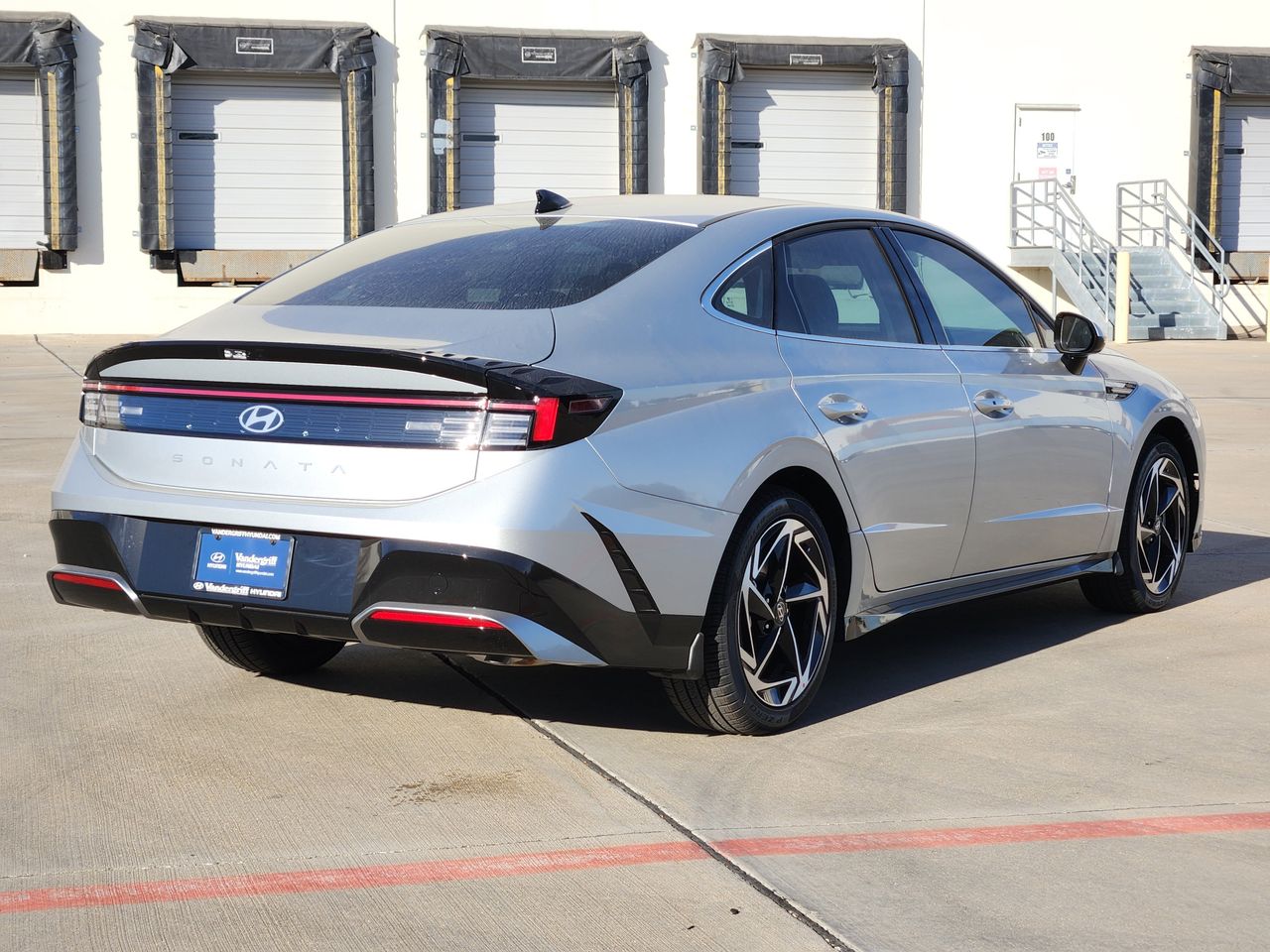 New 2026 T4A Silver Hyundai SEL Sport image 4