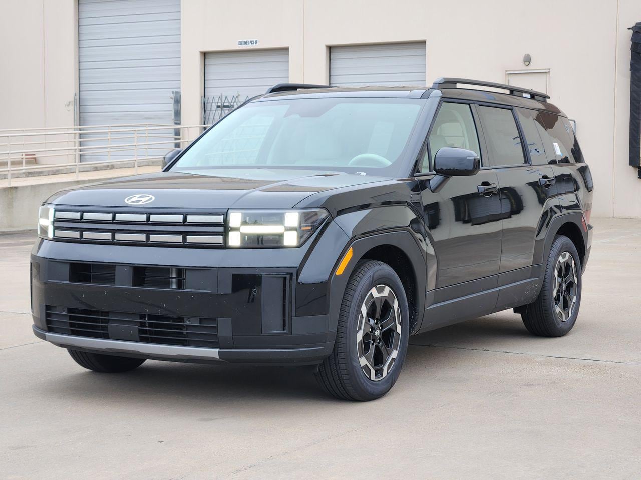 New 2026 Phantom Black Hyundai SEL AWD image 2