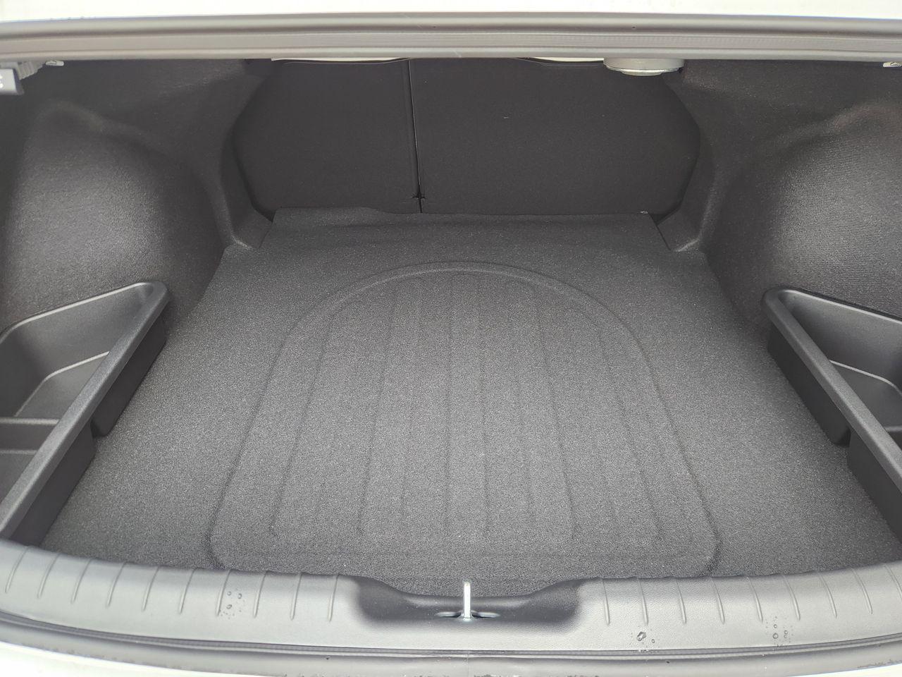 New 2026 Serenity White Hyundai Limited image 32