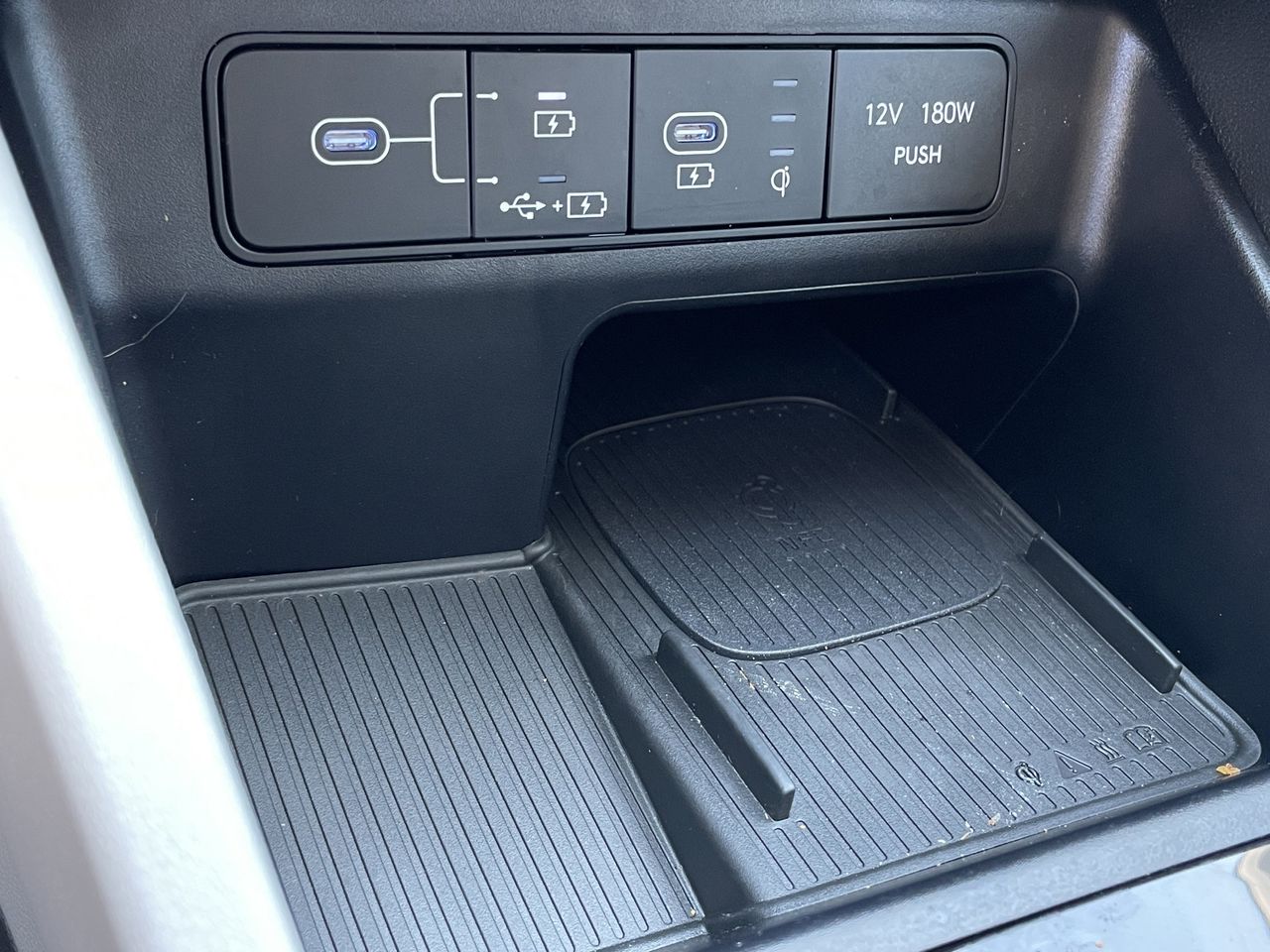 Used 2025 Phantom Black Hyundai SEL Convenience image 18