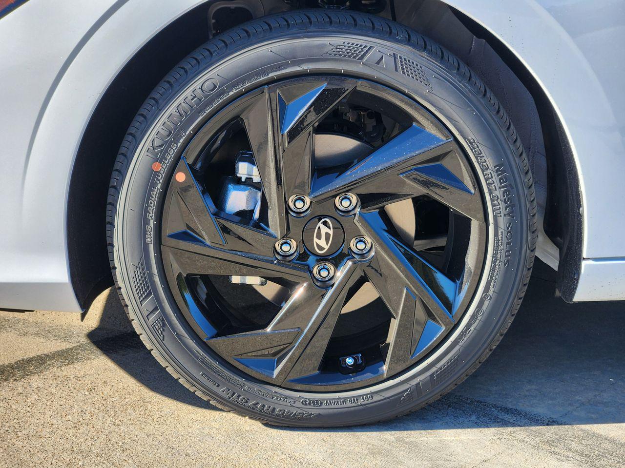 New 2026 W6H White Hyundai SEL Sport image 9