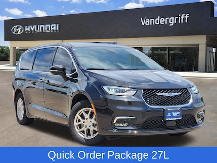 2025 Chrysler Pacifica Select Van Passenger Van