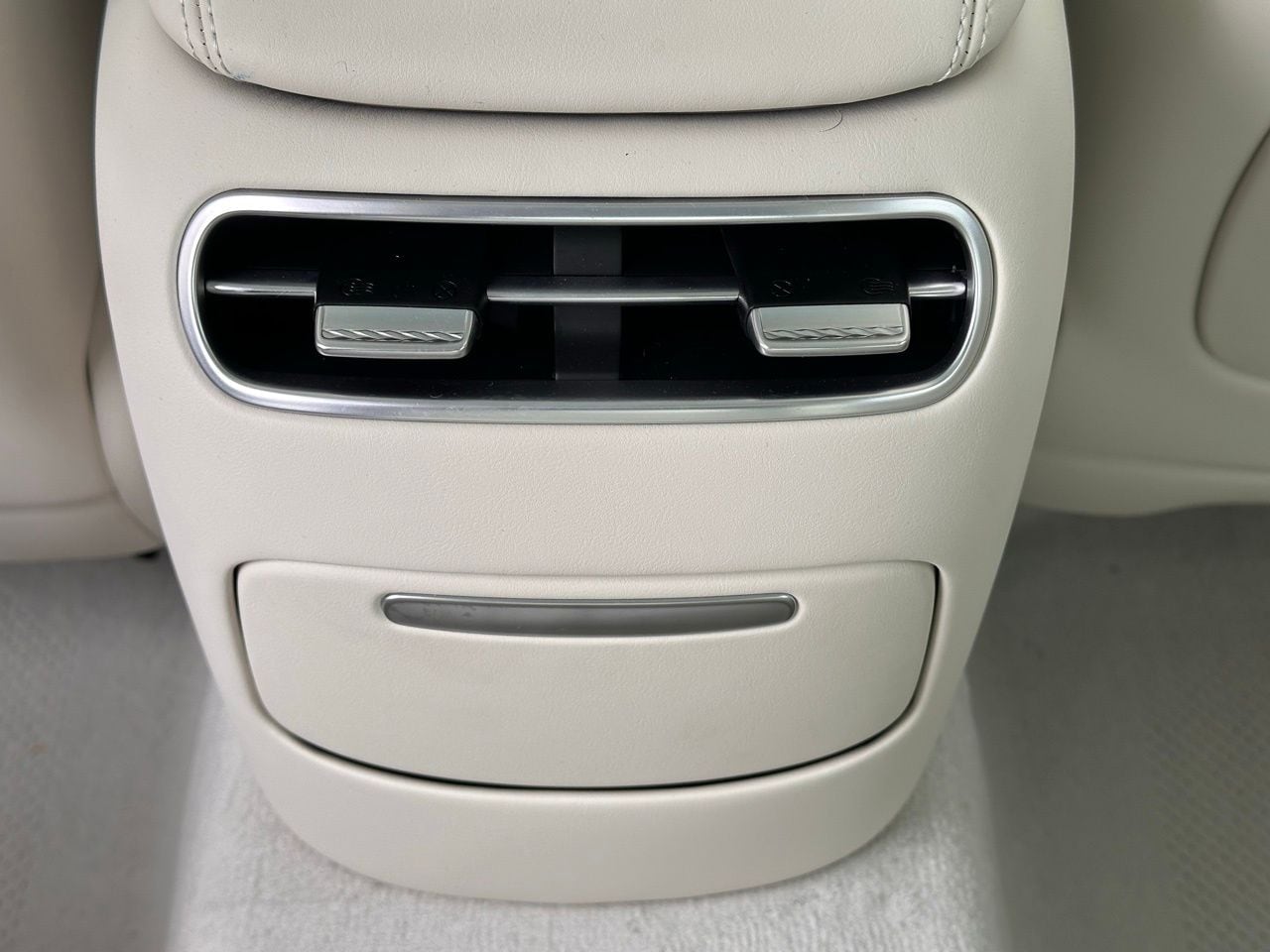 Used 2025 Vik Black Genesis 3.5T e-SC image 16