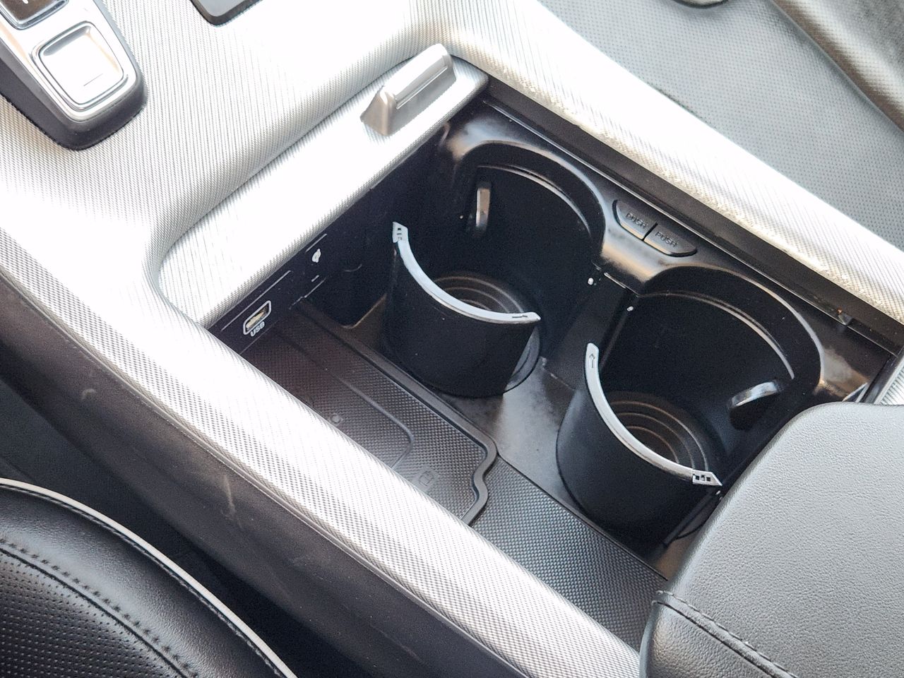 Used 2025 Hyper White Hyundai SEL image 17