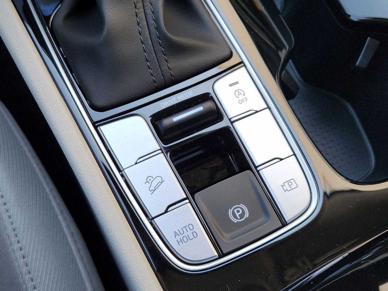 New 2026 W6H White Hyundai SEL FWD image 17