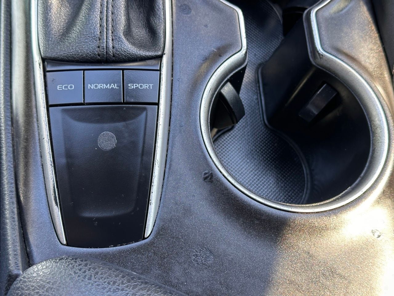 Used 2022 Predawn Gray Mica Toyota LE image 30