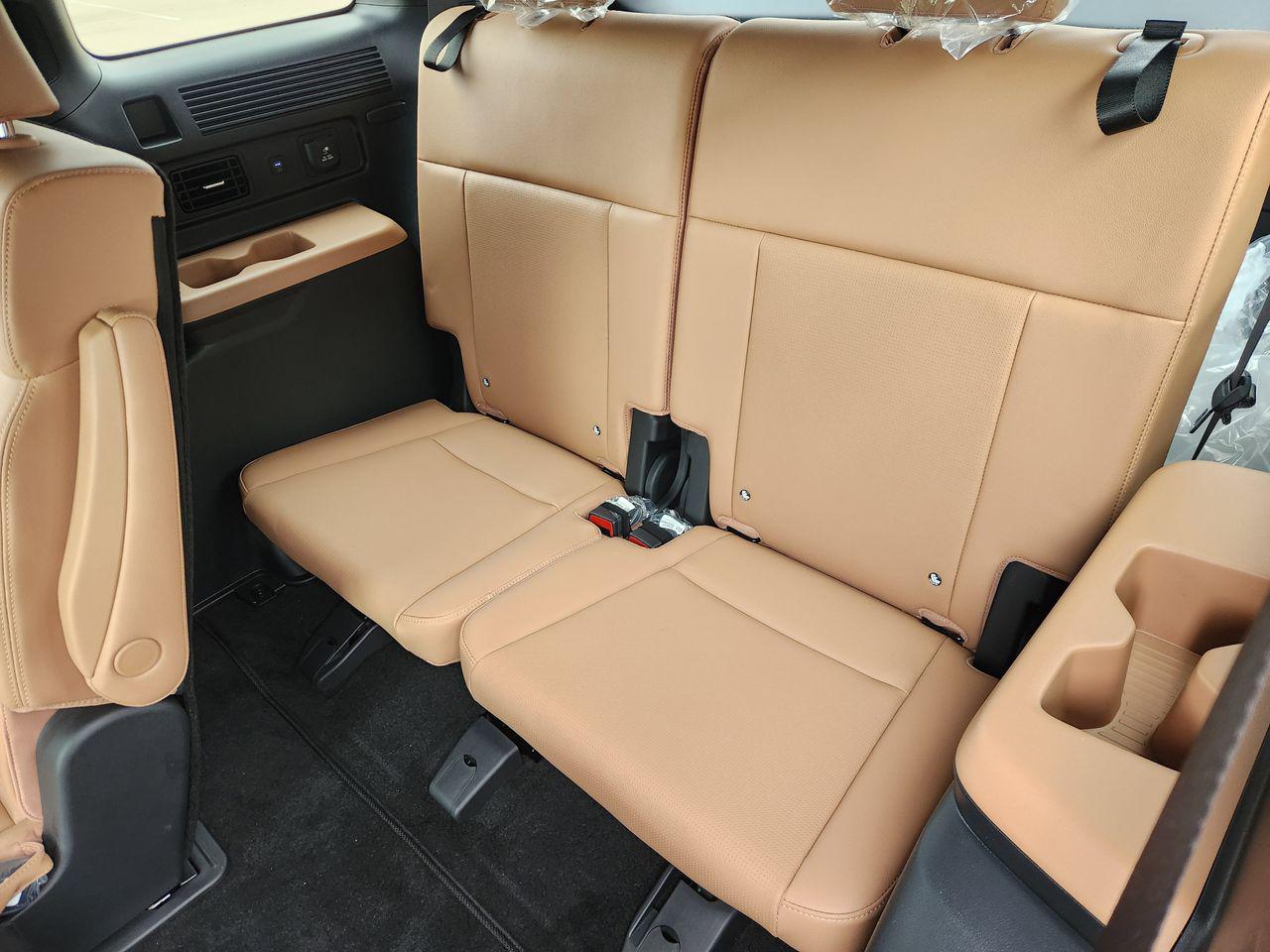 New 2026 S3B Black Hyundai Limited FWD image 30