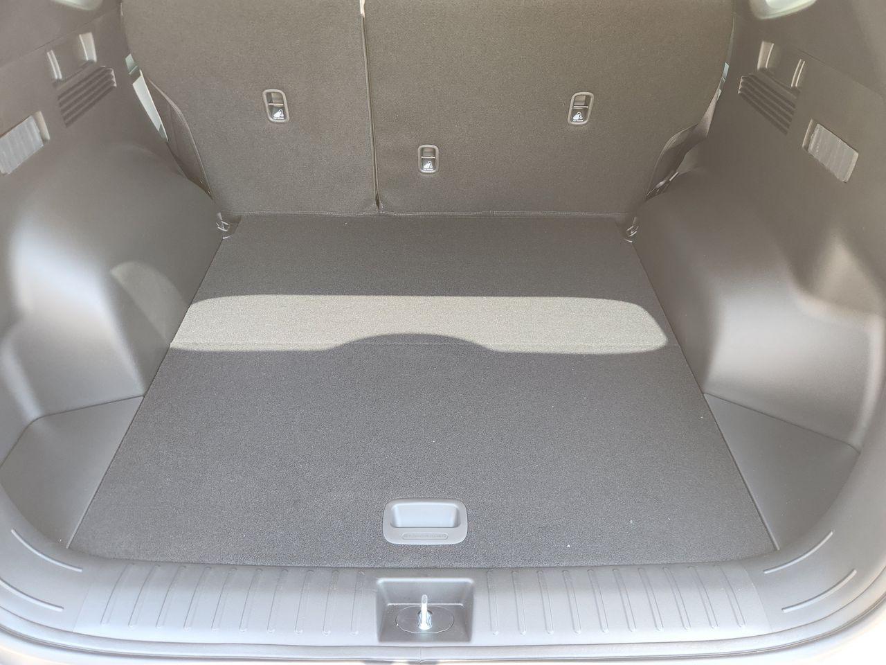 New 2026 Shimmering Silver Hyundai SEL Plus FWD image 30