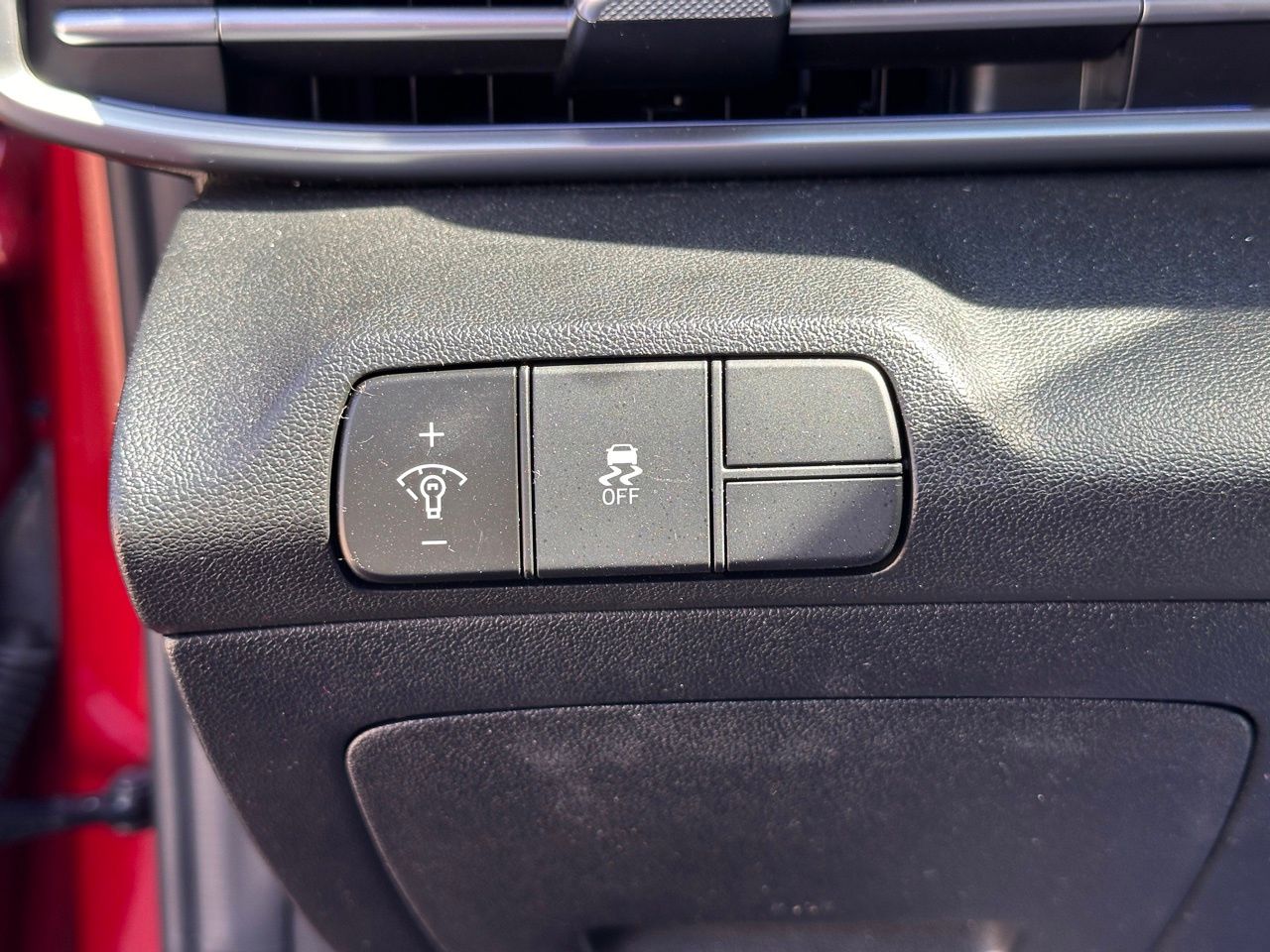 Used 2024 Ultimate Red Hyundai SEL image 22