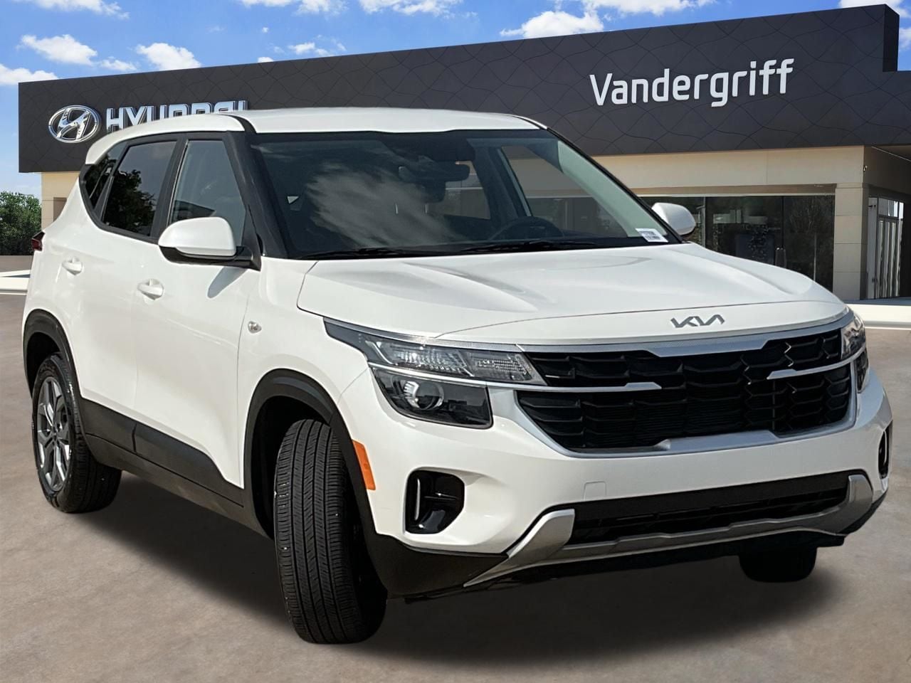 Used 2026 Clear White Black Roof Kia LX image 3