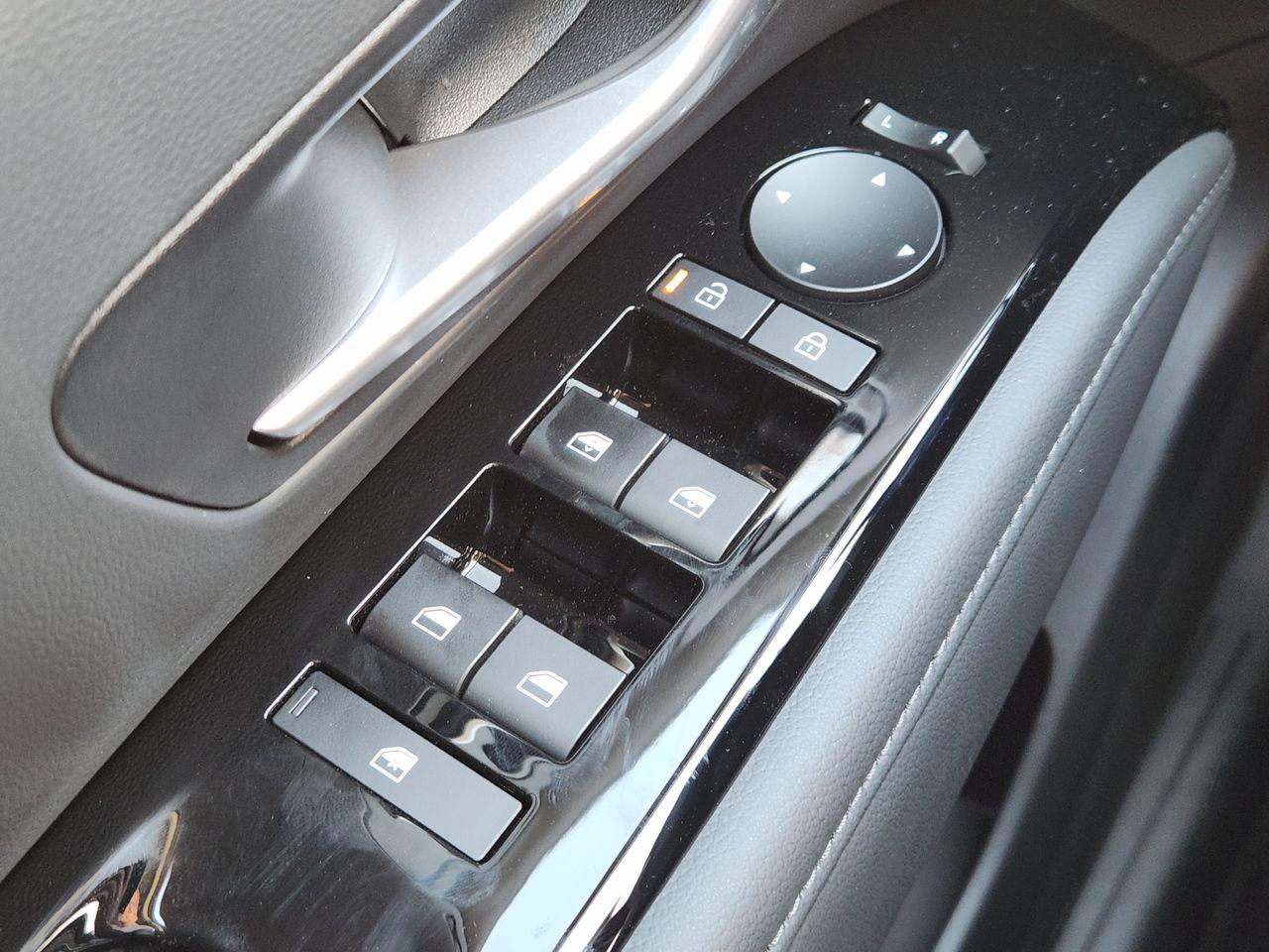 New 2026 W6H White Hyundai Limited image 21