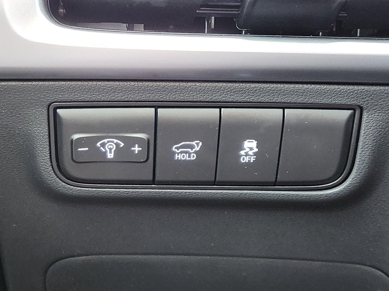 New 2026 W6H White Hyundai SEL FWD image 19