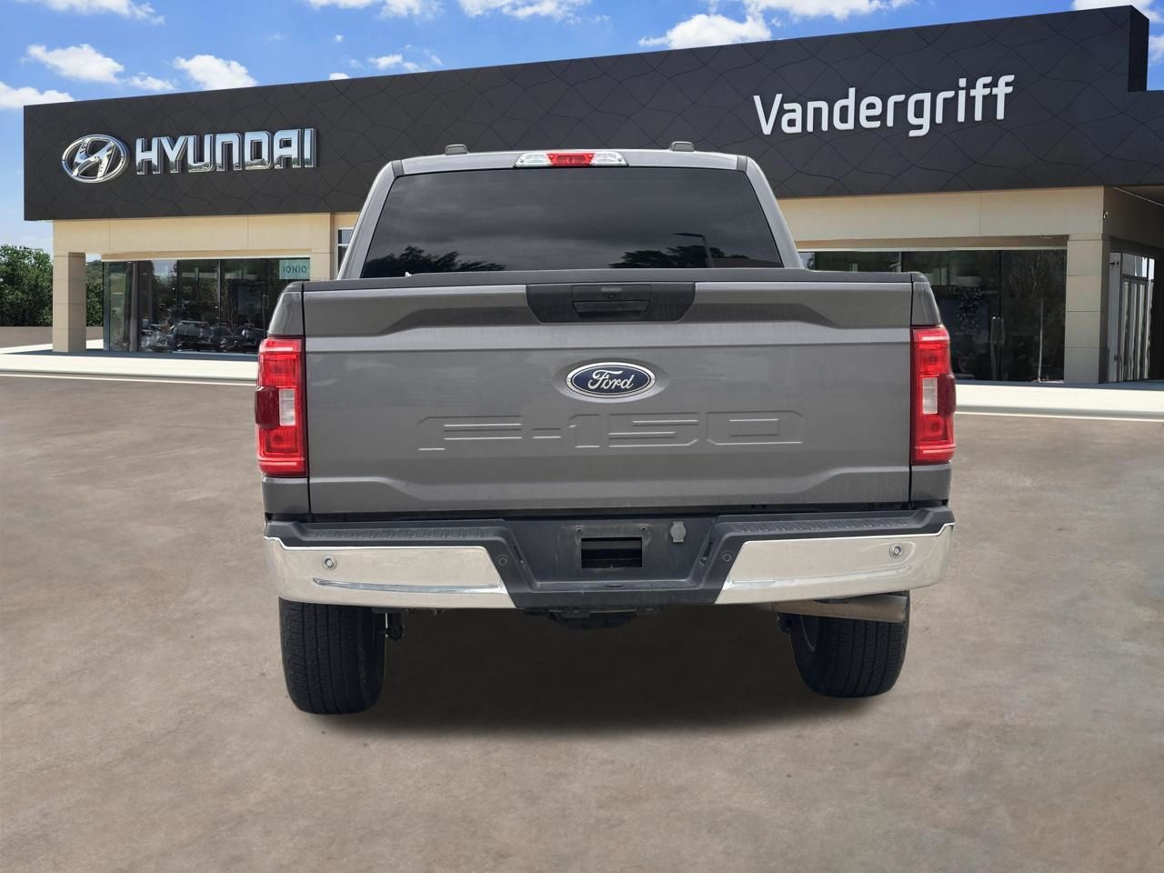 Used 2023 Gray Metallic Ford XLT image 9