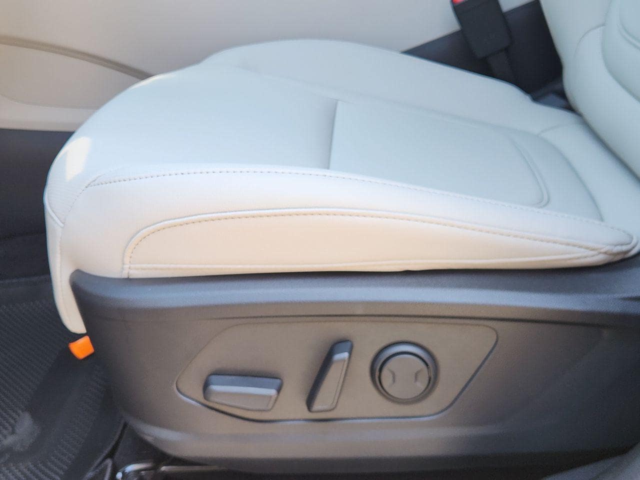 New 2026 Ecotronic Gray Hyundai SEL Plus FWD image 23