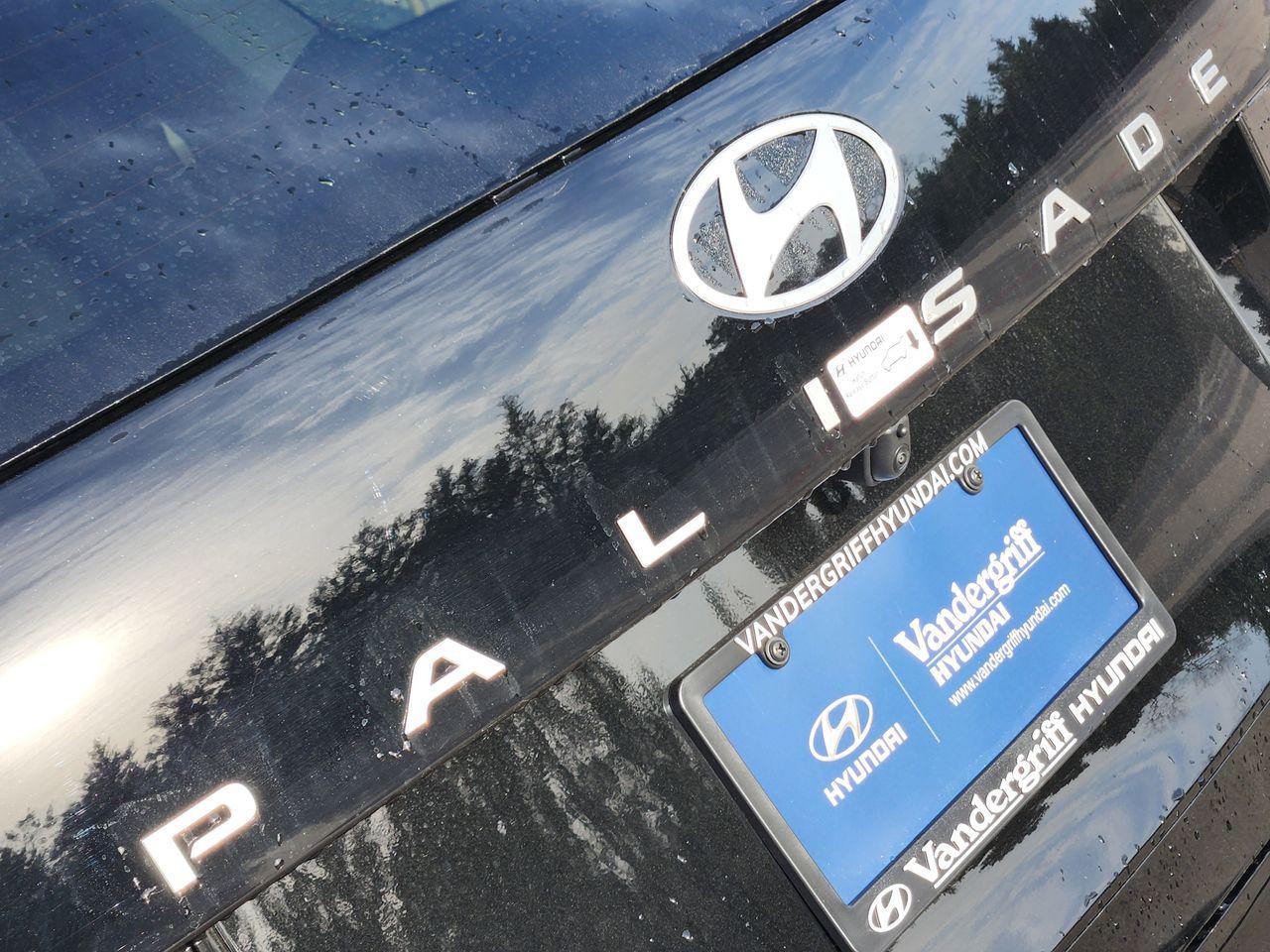 New 2026 A2B Black Hyundai SEL Premium FWD image 8