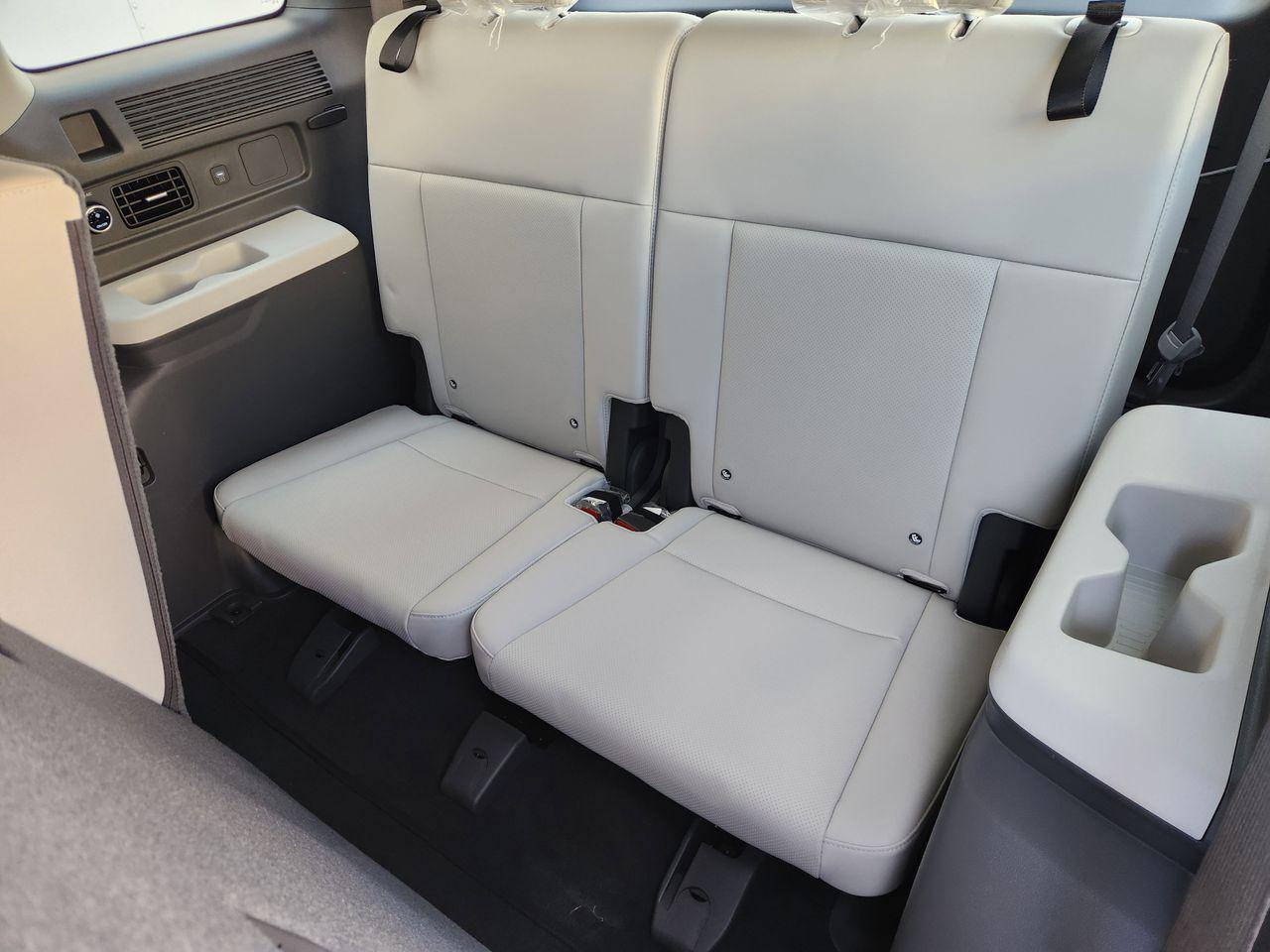 New 2026 PE2 Gray Hyundai SEL FWD image 29