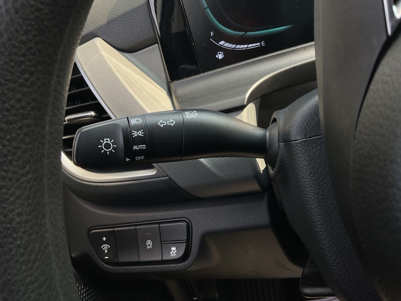 Used 2026 Clear White Black Roof Kia LX image 19