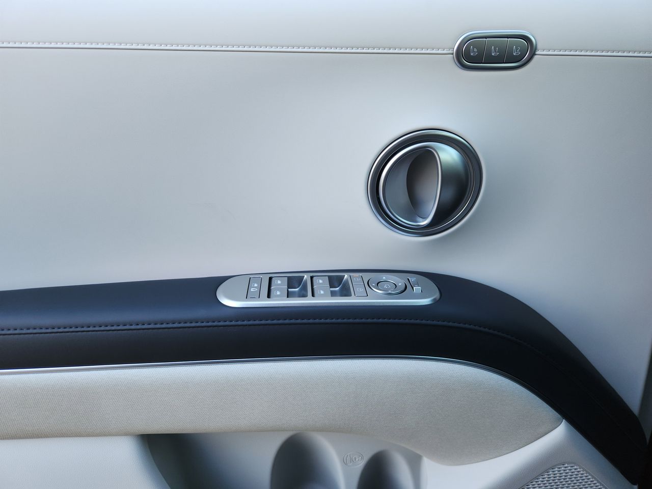 New 2026 A2B Black Hyundai Calligraphy FWD image 22