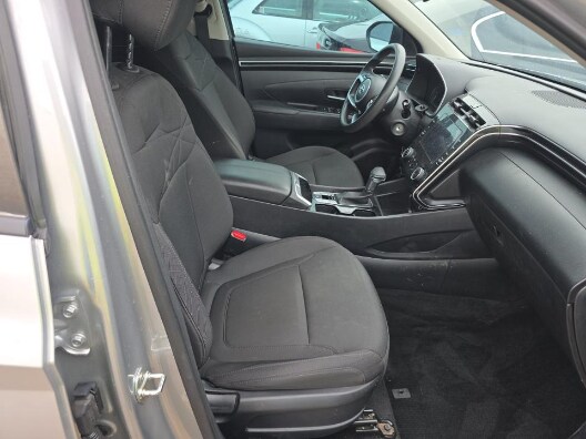 Used 2024 Shimmering Silver Hyundai SE image 11