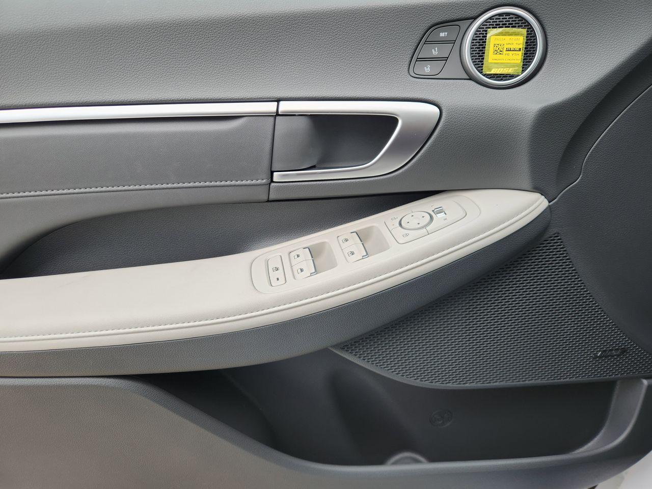 New 2026 W6H White Hyundai Limited image 24