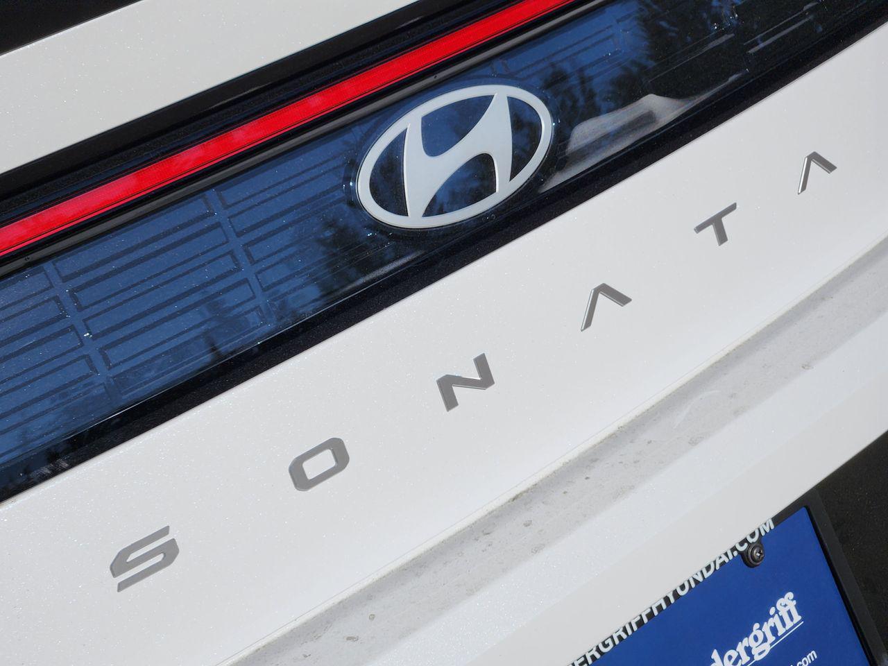 New 2026 Serenity White Hyundai SEL Sport image 8