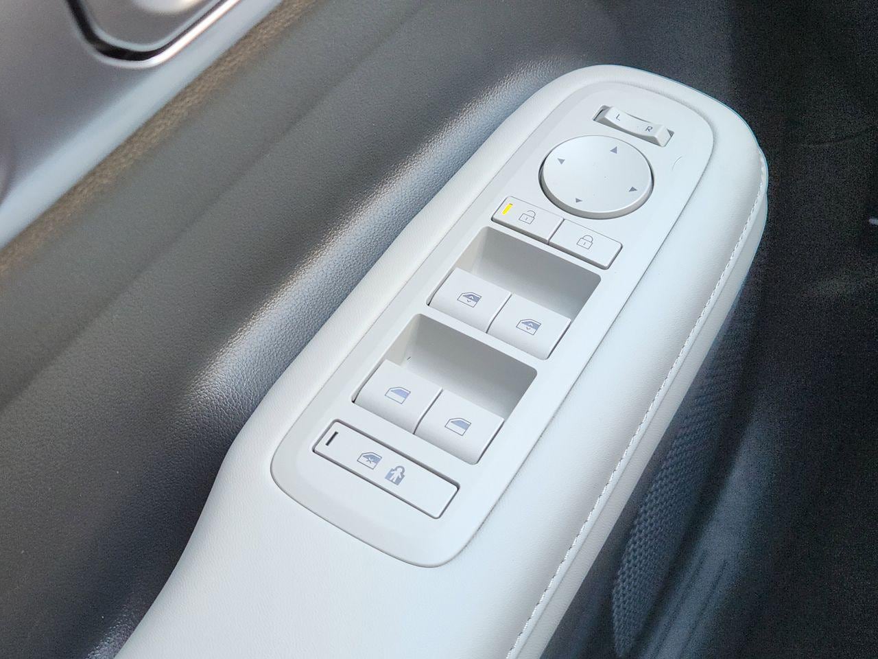 New 2026 W6H White Hyundai SEL FWD image 21