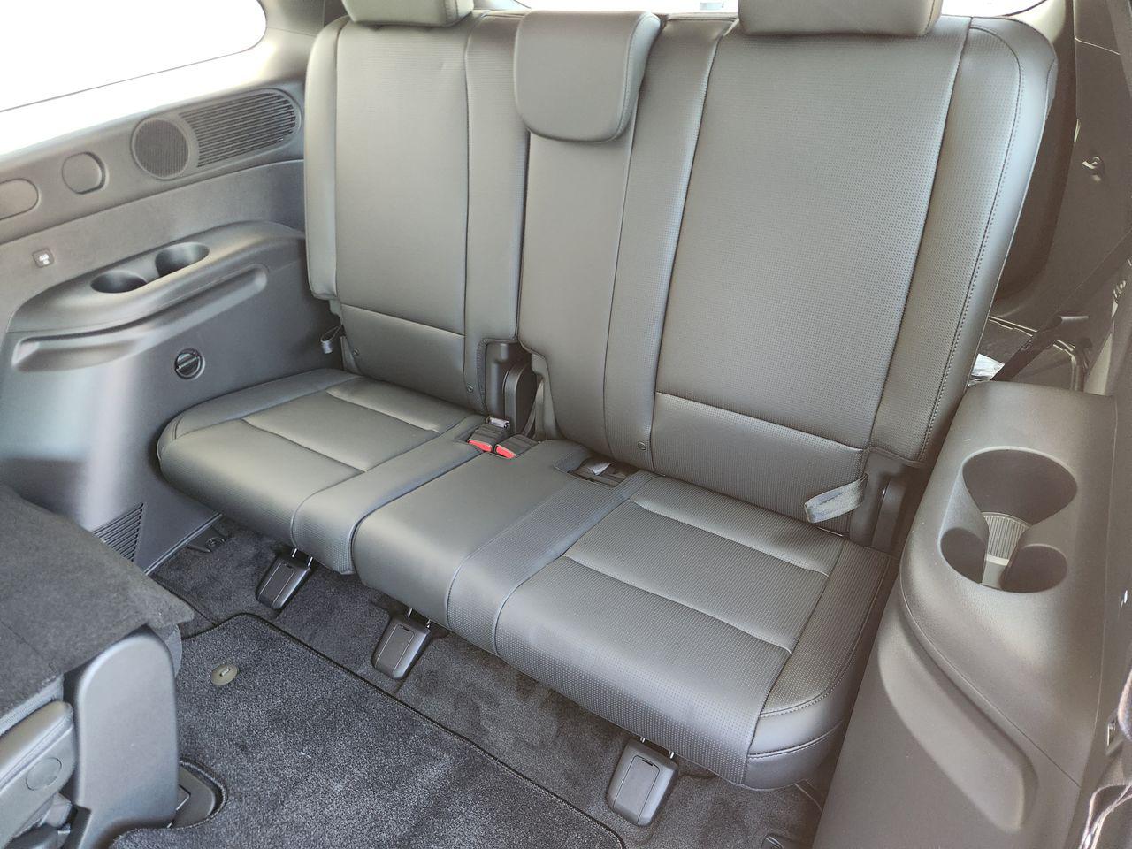 New 2027 Abyss Black Pearl Hyundai Blue SEL Premium 7P image 31