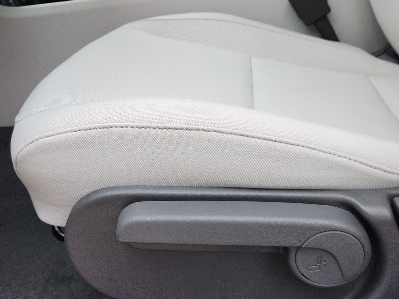 New 2026 C5G Gray Hyundai SEL Sport FWD image 23