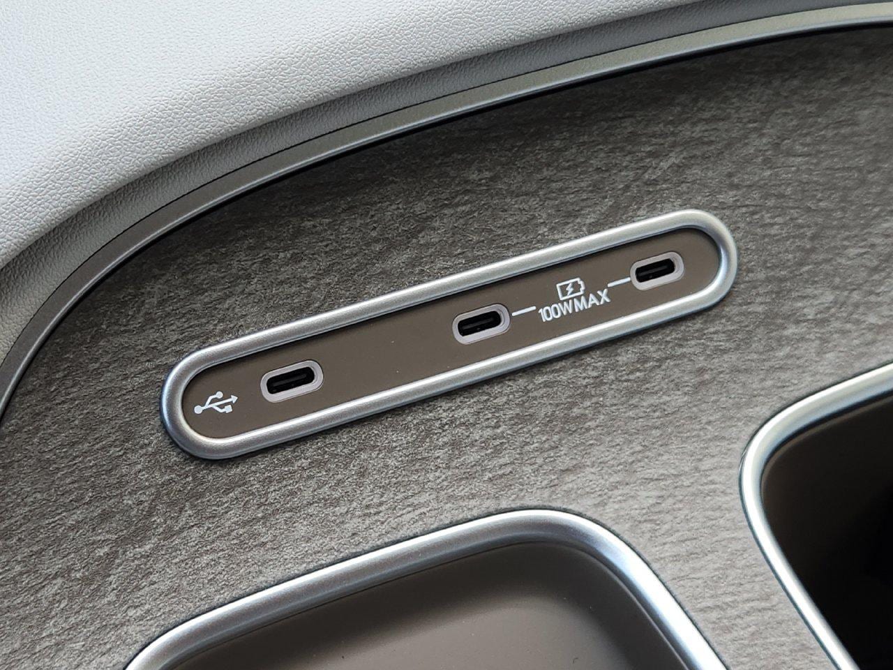 New 2027 Creamy White Pearl Hyundai Limited image 19