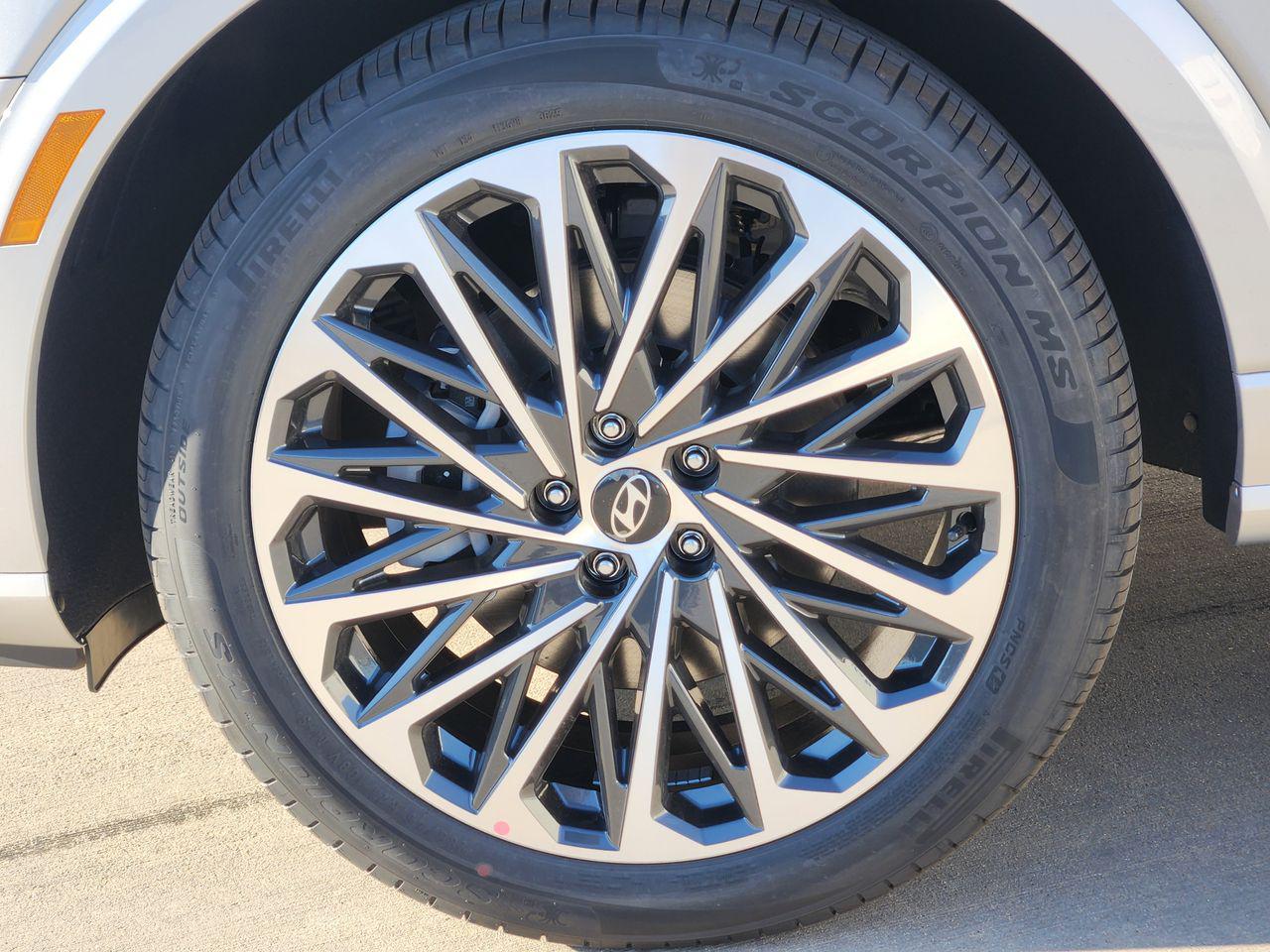 New 2026 T2X Silver Hyundai Calligraphy FWD image 7