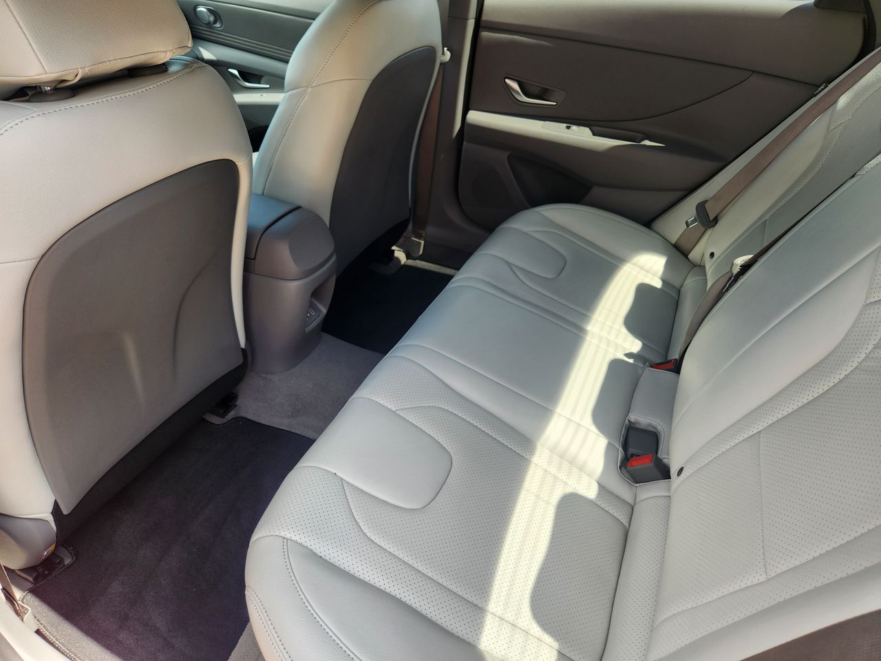 Used 2025 Ultimate Red Hyundai SEL Sport image 28