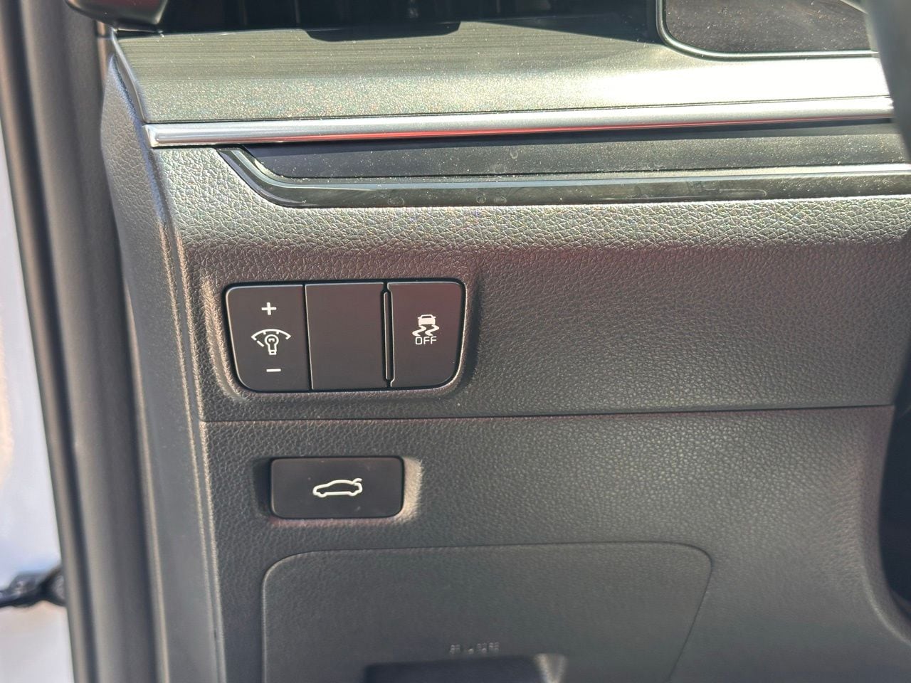 Used 2025 Wolf Gray Kia GT-Line image 23