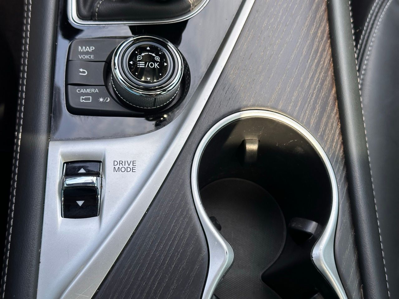 Used 2023 Black Obsidian INFINITI Sensory image 36