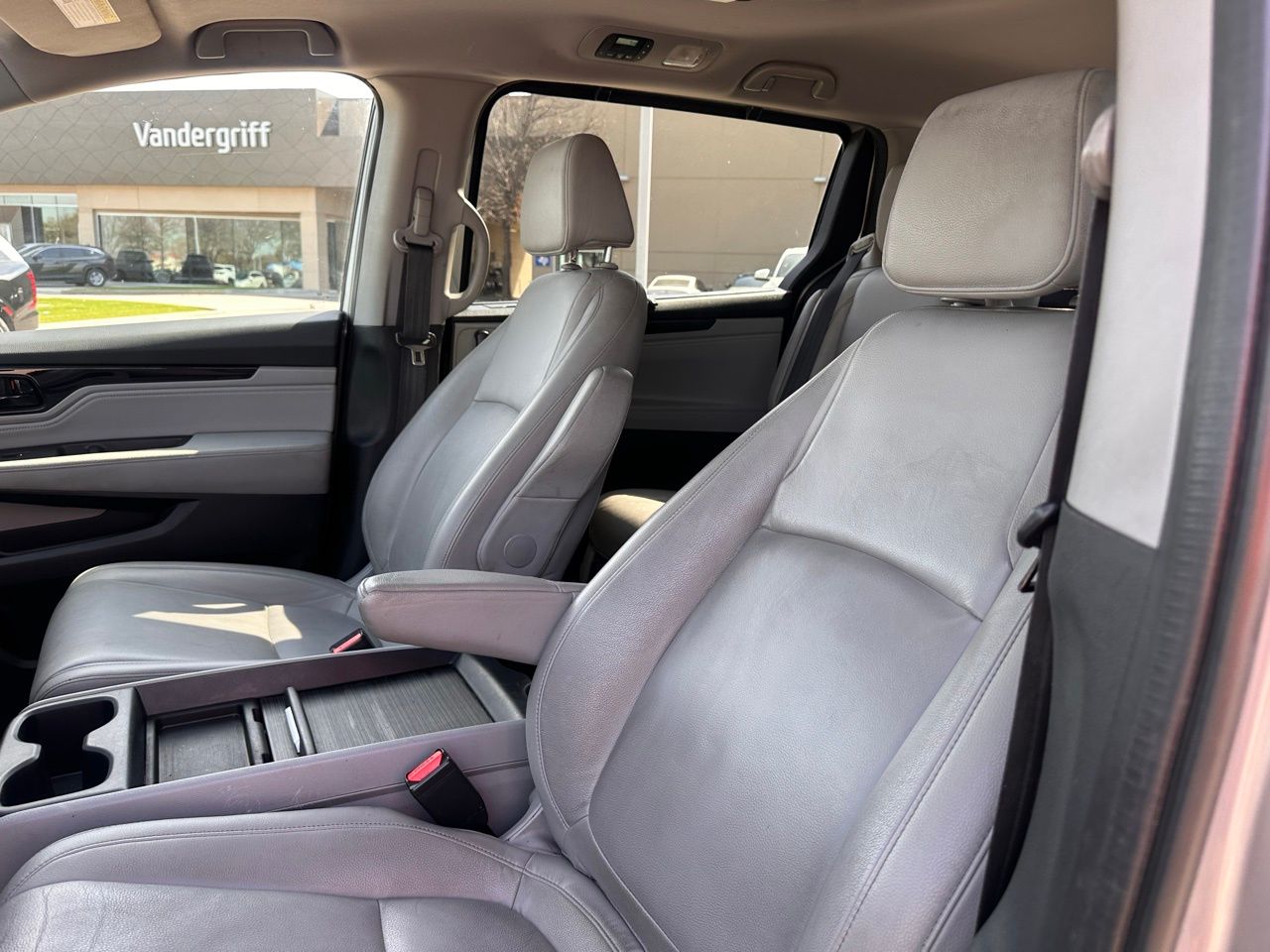 Used 2022 Lunar Silver Metallic Honda Touring image 22