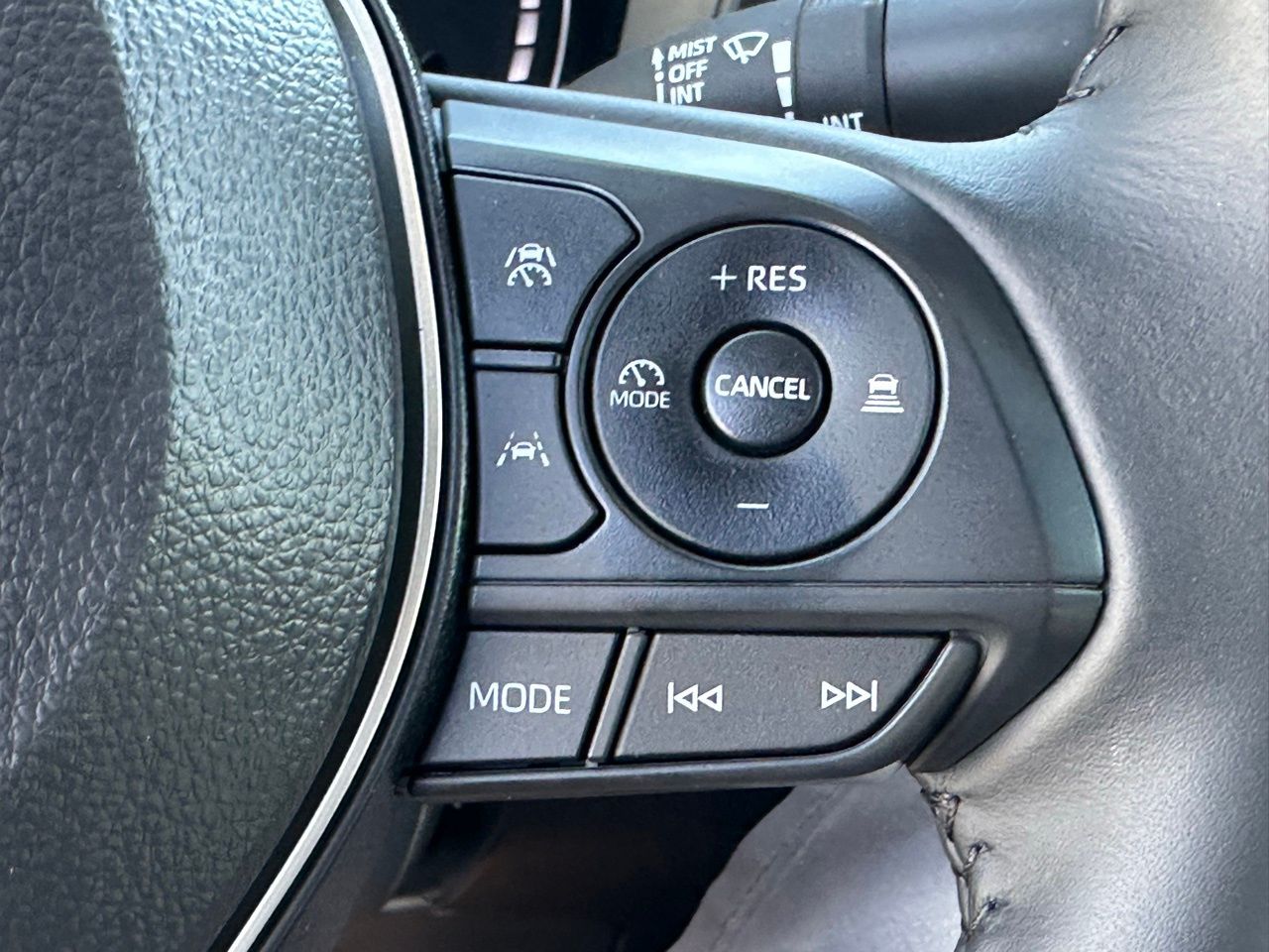 Used 2026 Ruby Flare Pearl Toyota SE image 29