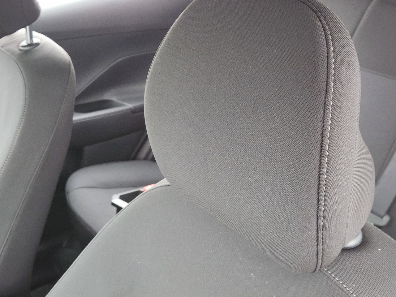 New 2026 SAW White Hyundai SE FWD image 11