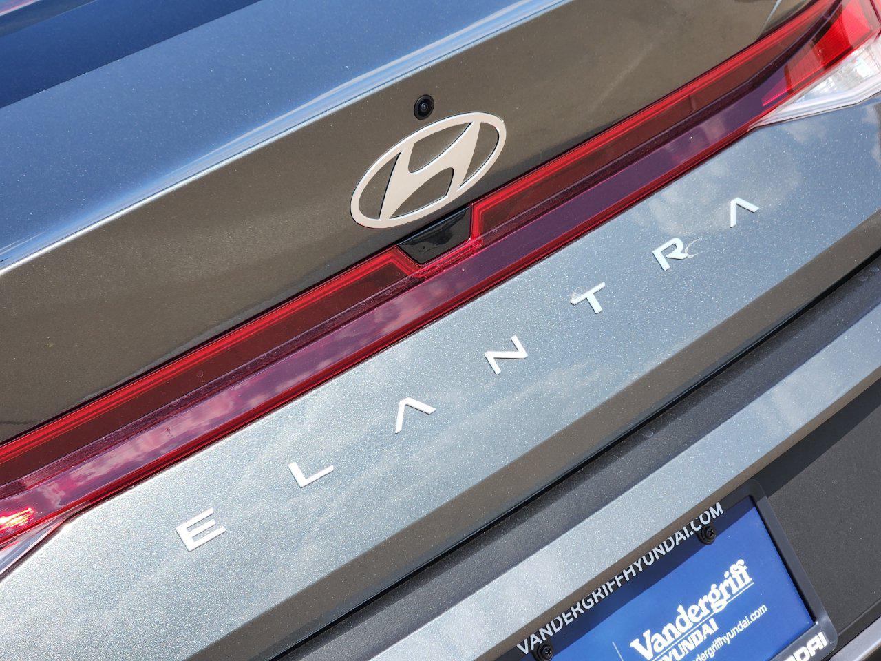 New 2026 Amazon Gray Hyundai SE image 8
