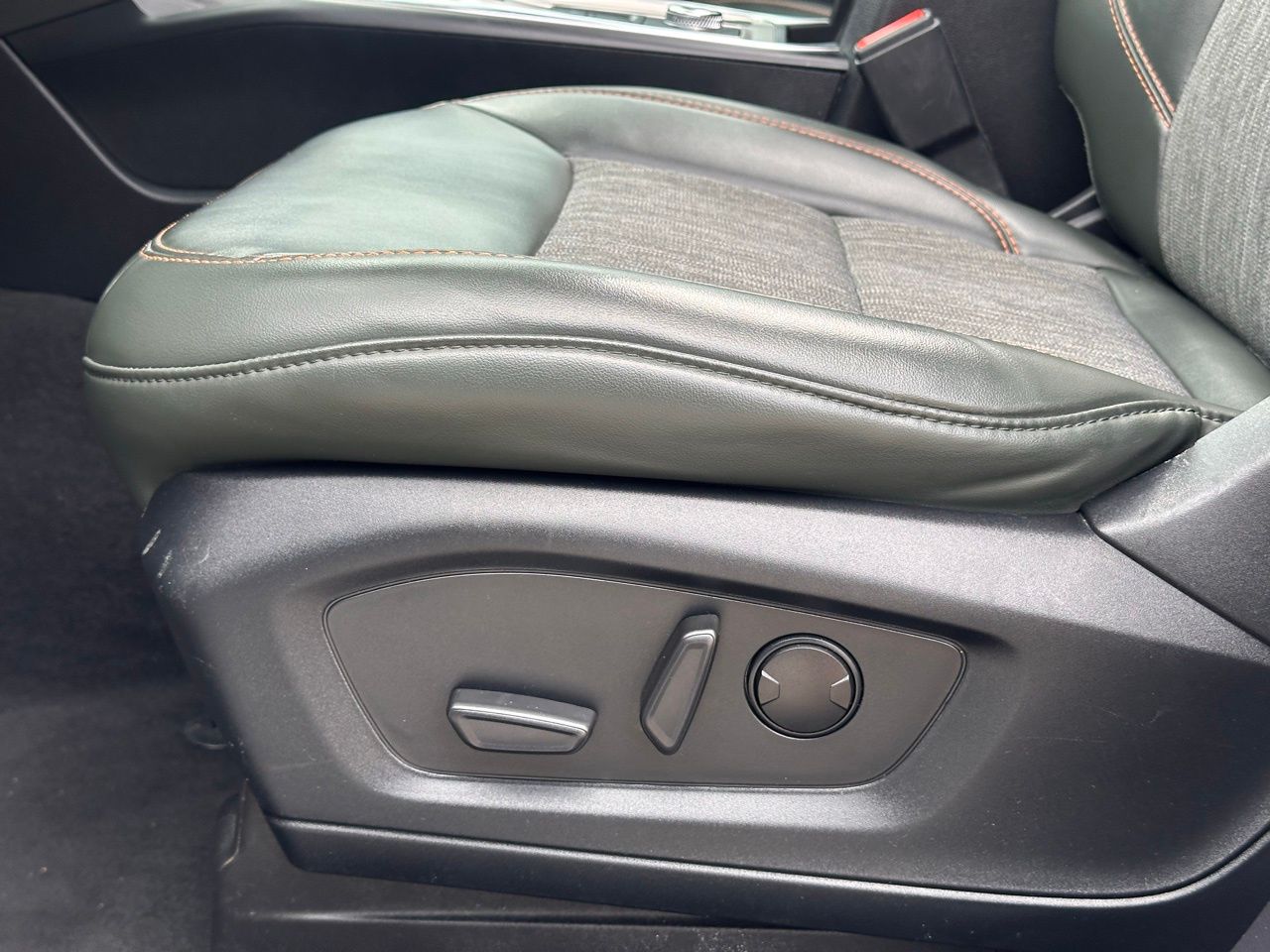 Used 2022 Star White Tri-Coat Ford Timberline image 28