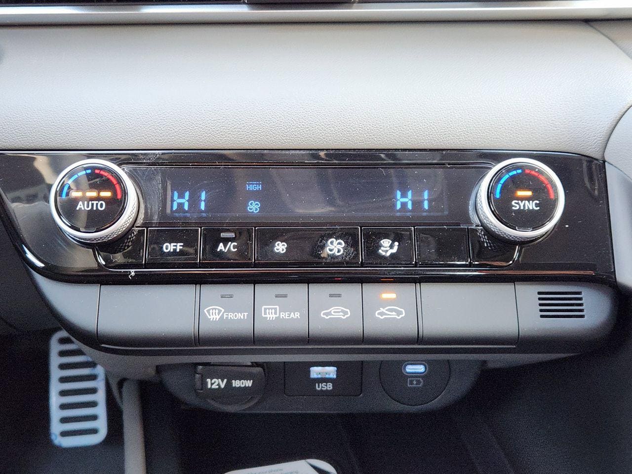 New 2026 Serenity White Hyundai SEL Sport image 15