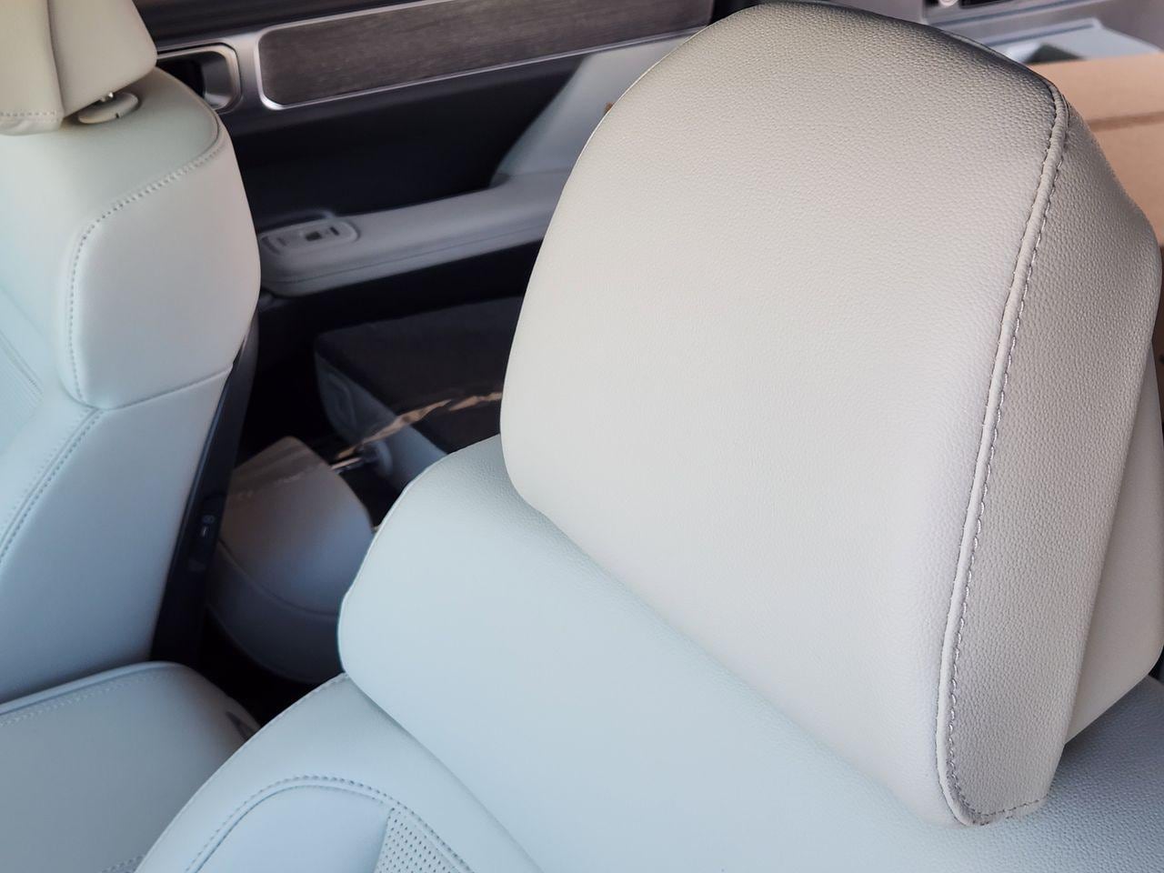 New 2026 NT2 Gray Hyundai Limited FWD image 11