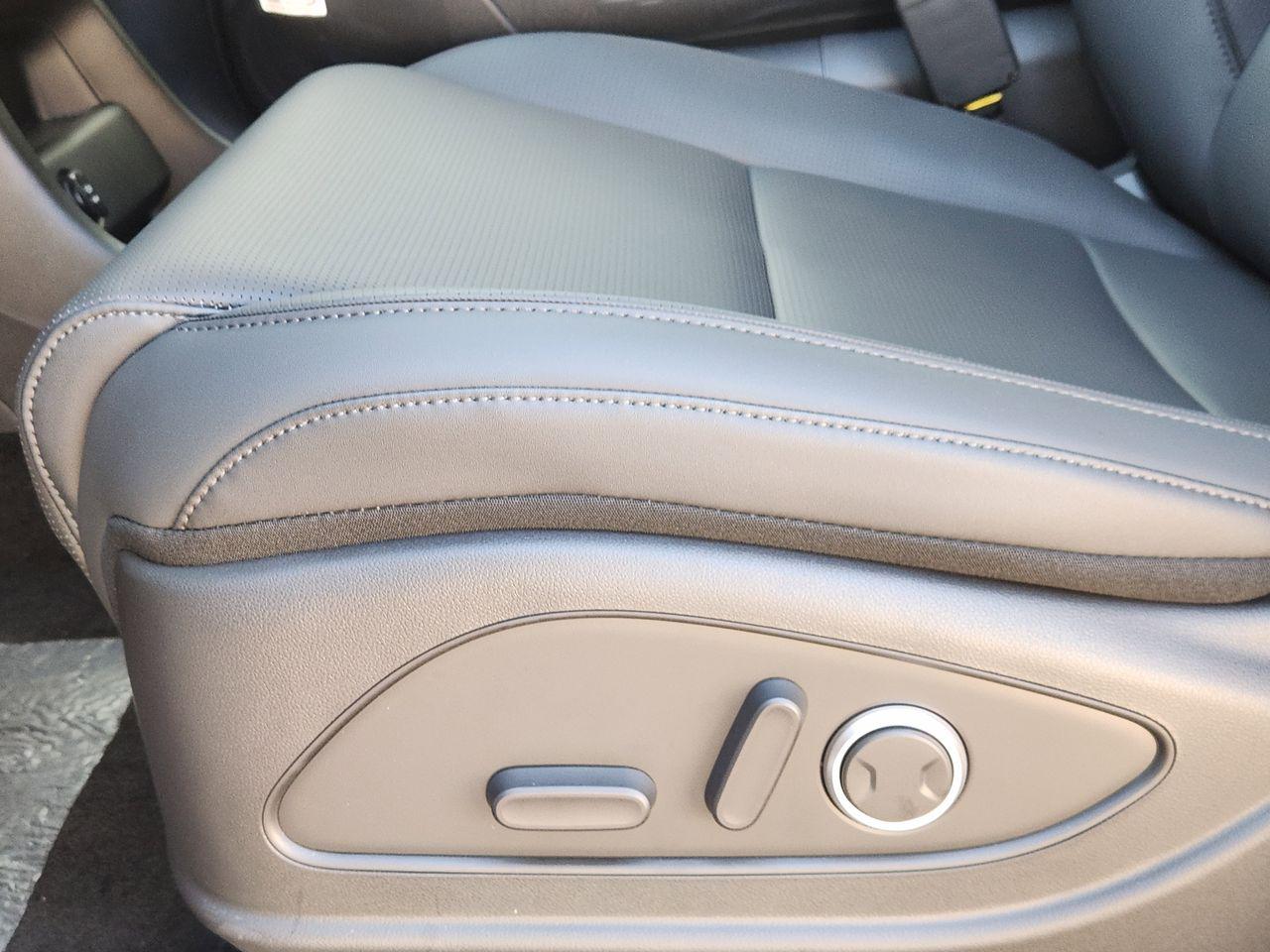 New 2026 WC9 White Hyundai SEL FWD image 23