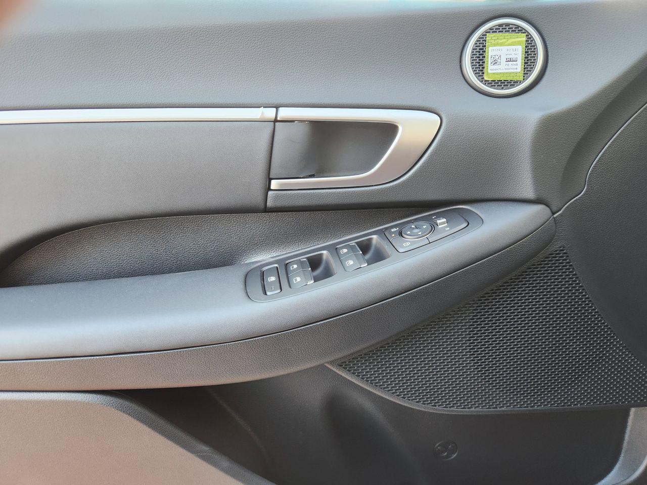 New 2026 Serenity White Hyundai SEL Sport image 23