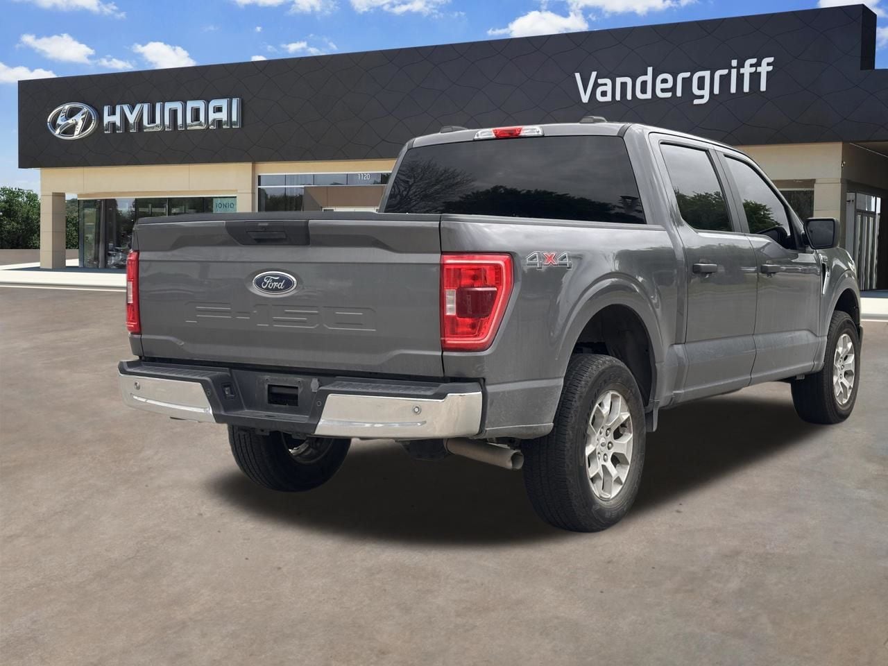 Used 2023 Gray Metallic Ford XLT image 14